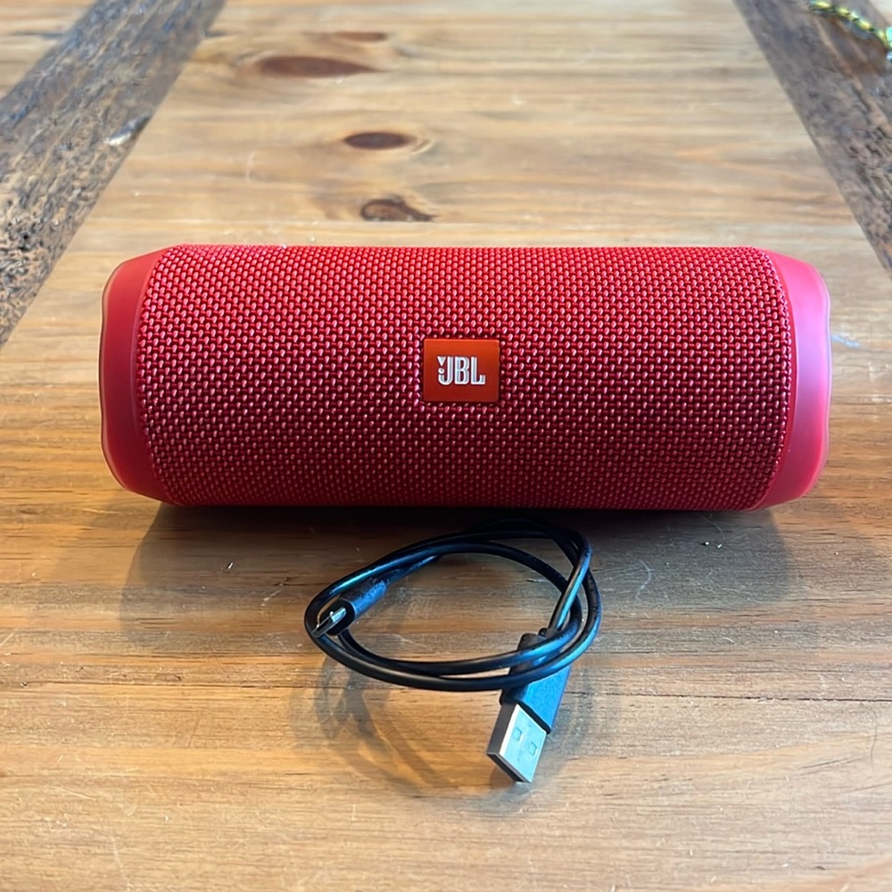 Red JBL Flip 3 Bluetooth Speaker with charger!